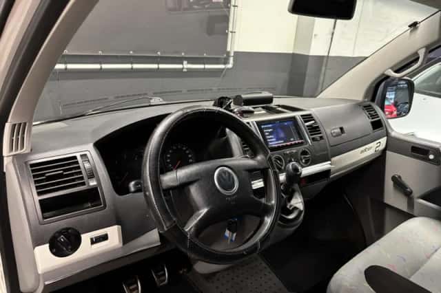 Volkswagen Transporter (2004) thumbnail 13