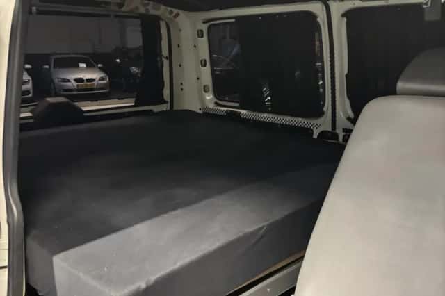 Volkswagen Transporter (2004) thumbnail 18