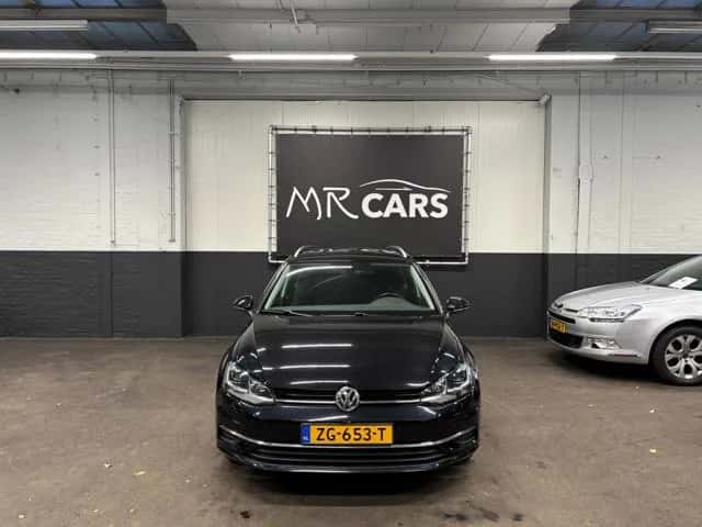 Volkswagen Golf (2018) — foto 1