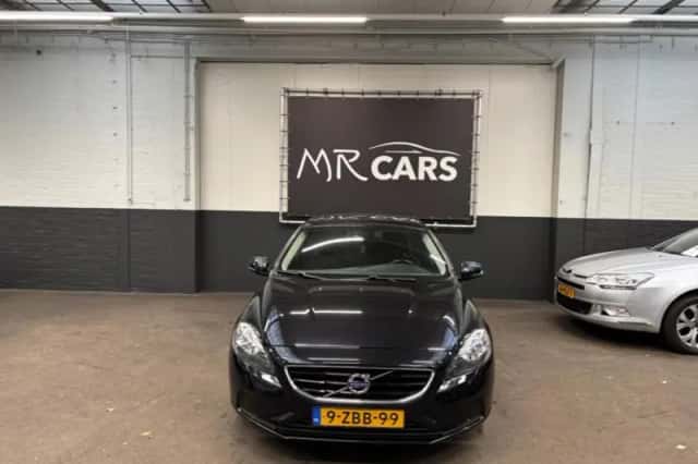 Volvo V40 (2014) thumbnail 1