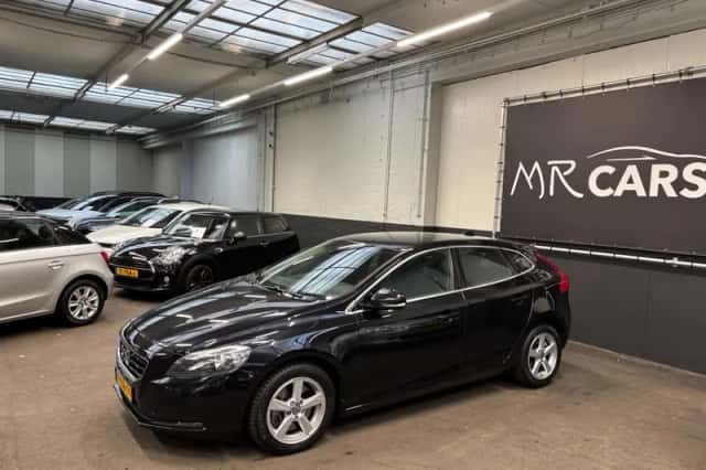 Volvo V40 (2014) thumbnail 3