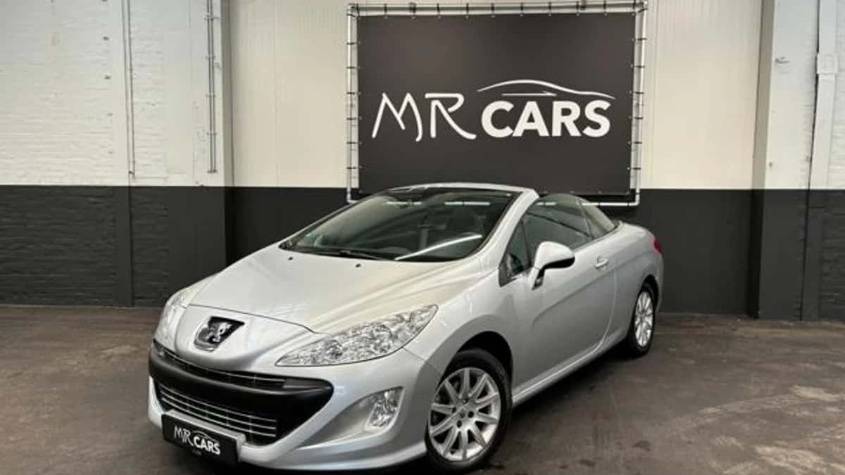 Peugeot 308 (2010) — foto 1