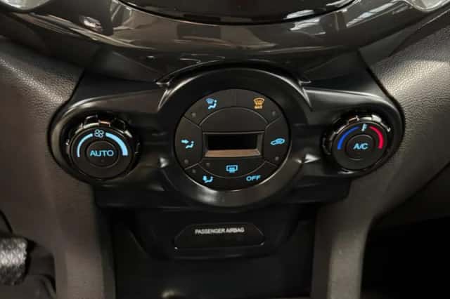 Ford EcoSport (2016) thumbnail 16
