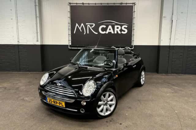 MINI Cabrio (2004) thumbnail 2
