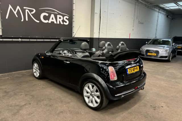 MINI Cabrio (2004) thumbnail 11