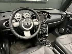 MINI Cabrio (2004) thumbnail 14