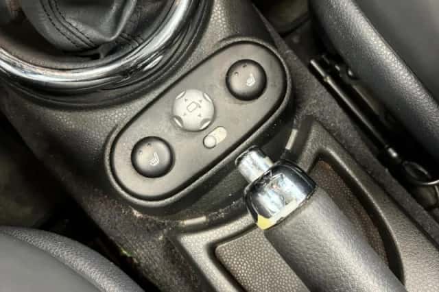 MINI Cabrio (2004) thumbnail 18
