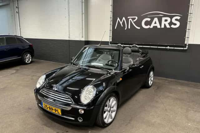 MINI Cabrio (2004) thumbnail 3