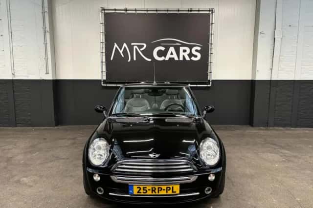 MINI Cabrio (2004) thumbnail 5
