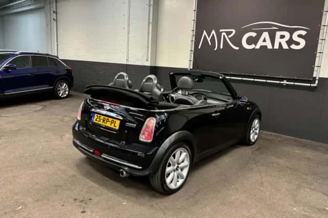 MINI Cabrio (2004) thumbnail 7