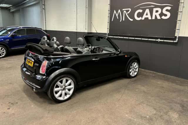 MINI Cabrio (2004) thumbnail 8