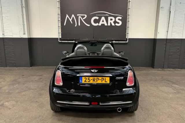 MINI Cabrio (2004) thumbnail 9