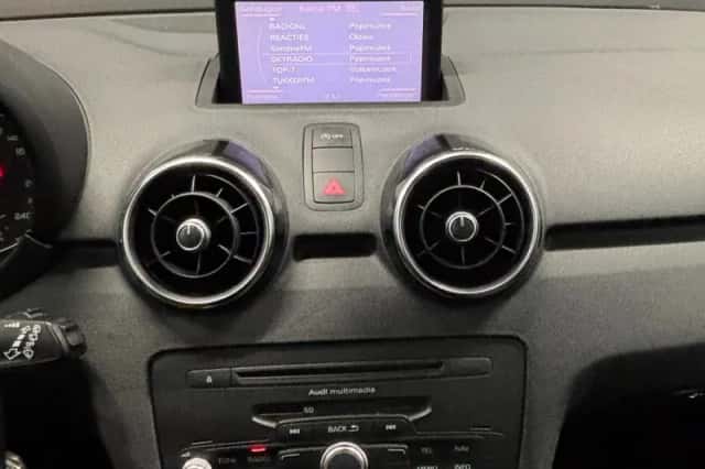 Audi A1 (2011) thumbnail 14