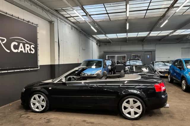 Audi A4 (2004) thumbnail 11