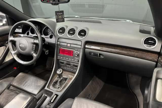 Audi A4 (2004) thumbnail 16