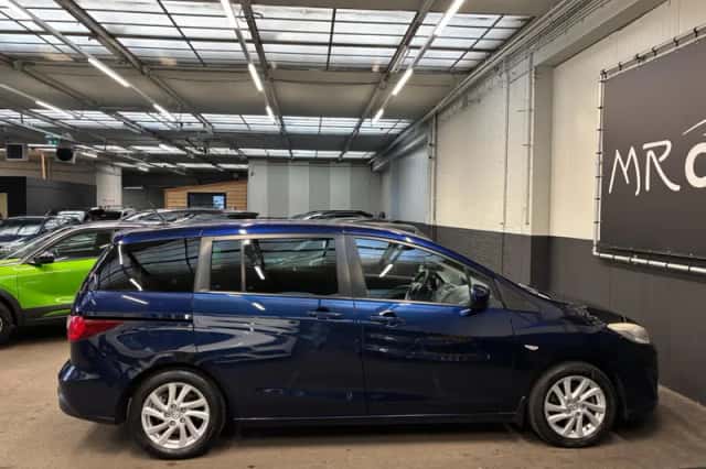 Mazda 5 (2011) thumbnail 13