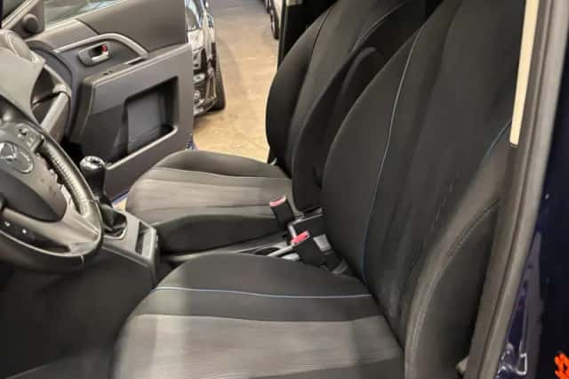 Mazda 5 (2011) thumbnail 14