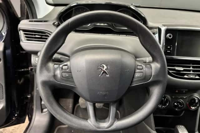 Peugeot 208 (2017) thumbnail 14