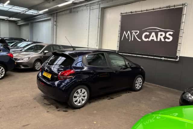 Peugeot 208 (2017) thumbnail 10