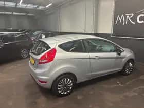 Ford Fiesta (2009) thumbnail 11