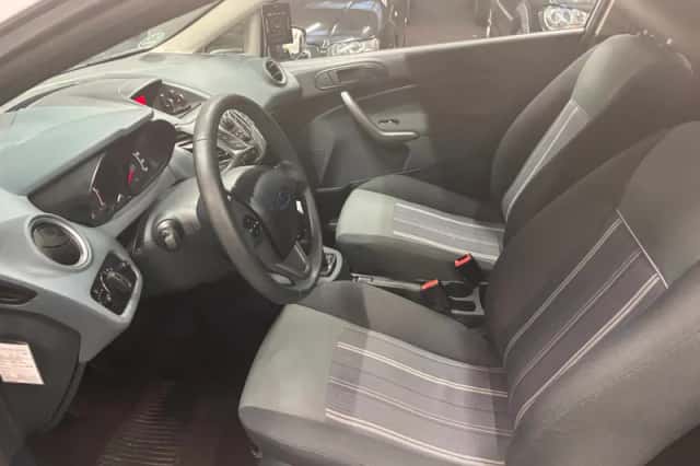 Ford Fiesta (2009) thumbnail 12