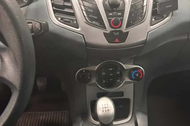 Ford Fiesta (2009) thumbnail 14