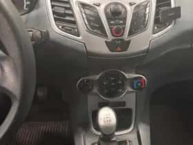 Ford Fiesta (2009) thumbnail 14