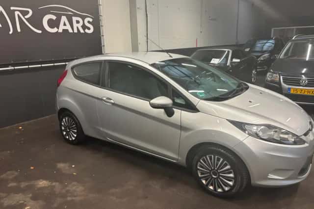 Ford Fiesta (2009) thumbnail 4