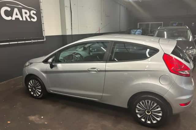 Ford Fiesta (2009) thumbnail 9