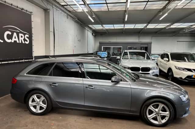 Audi A4 (2013) thumbnail 5