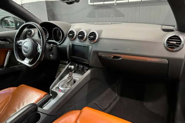 Audi TT (2011) thumbnail 12