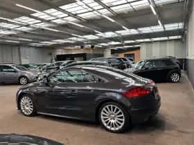 Audi TT (2011) thumbnail 5