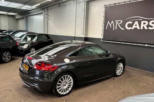 Audi TT (2011) thumbnail 6