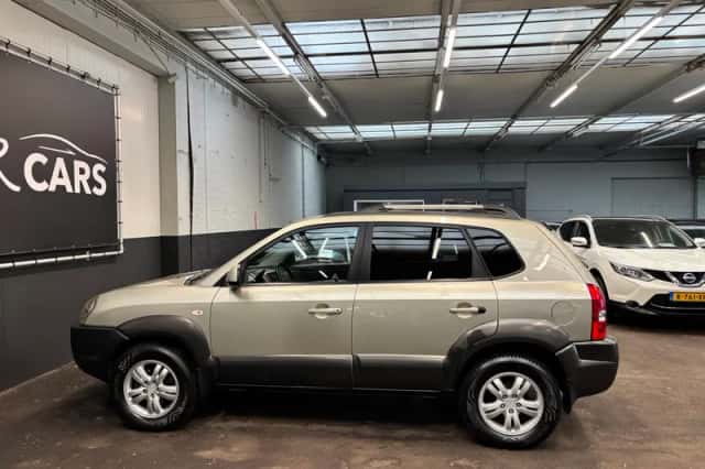 Hyundai Tucson (2007) thumbnail 9