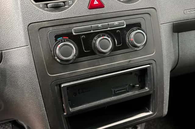 Volkswagen Caddy (2012) thumbnail 15
