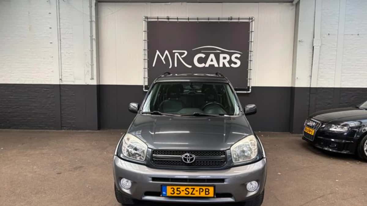 Toyota RAV4 (2004) — foto 1