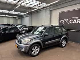Toyota RAV4 (2004) thumbnail 3