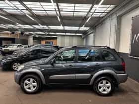 Toyota RAV4 (2004) thumbnail 4