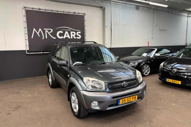 Toyota RAV4 (2004) thumbnail 5