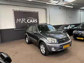 Toyota RAV4 (2004) thumbnail 6