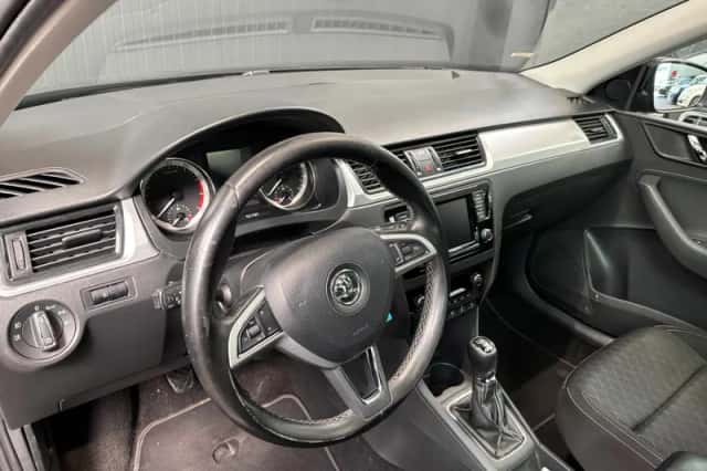 Škoda Rapid (2015) thumbnail 13
