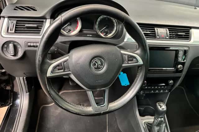 Škoda Rapid (2015) thumbnail 14