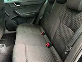 Škoda Rapid (2015) thumbnail 17