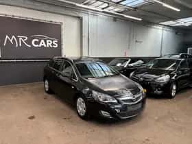 Opel Astra Sports Tourer (2011) thumbnail 2