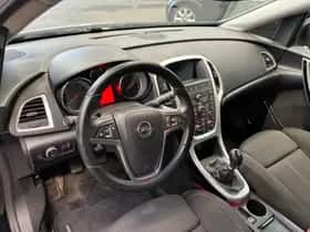 Opel Astra Sports Tourer (2011) thumbnail 6