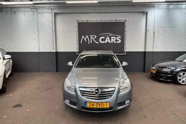 Opel Insignia Sports Tourer (2013) thumbnail 1