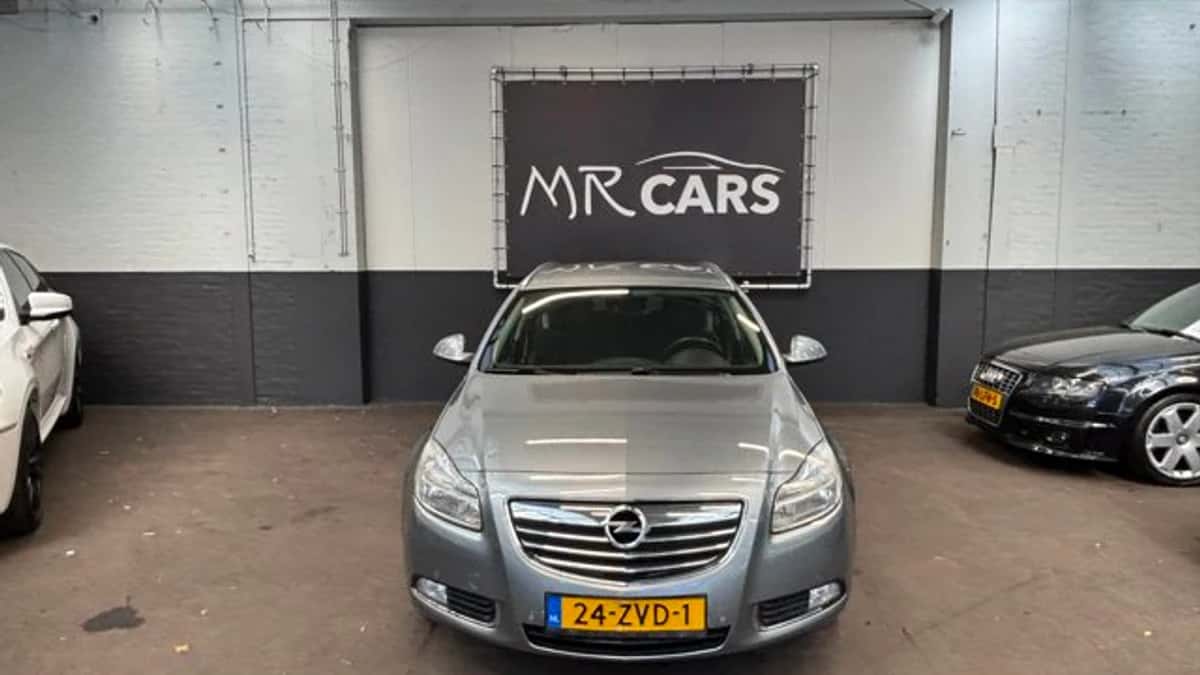 Opel Insignia Sports Tourer (2013) — foto 1