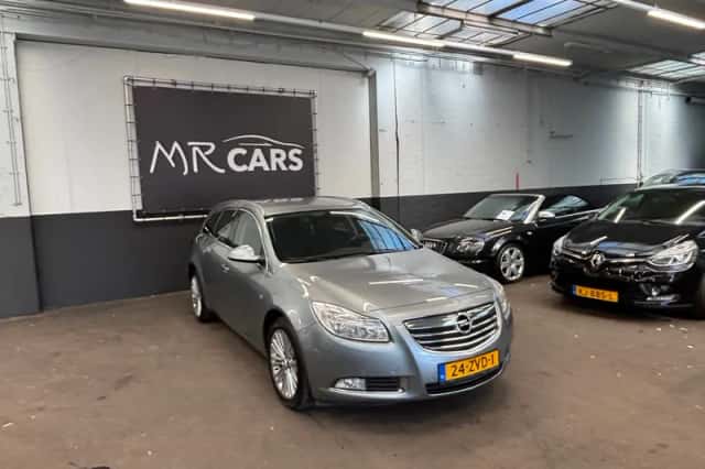 Opel Insignia Sports Tourer (2013) thumbnail 3