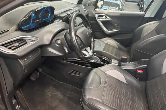 Peugeot 2008 (2017) thumbnail 11
