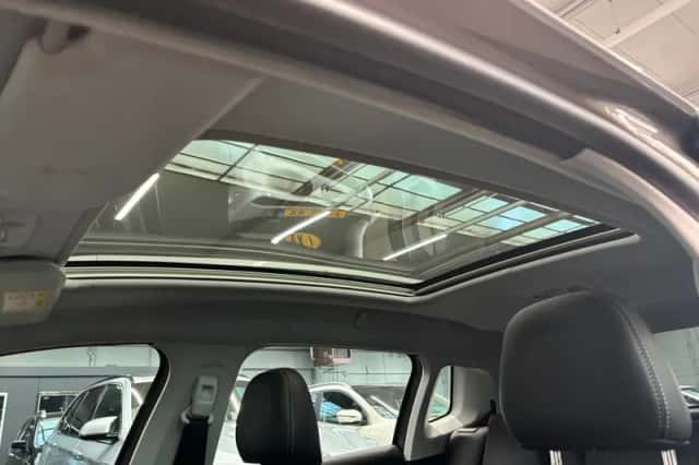 Peugeot 2008 (2017) thumbnail 13